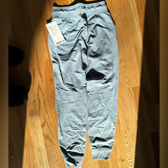 NWT lululemon ready to rulu jogger chambray size 4 - Picture 3 of 5